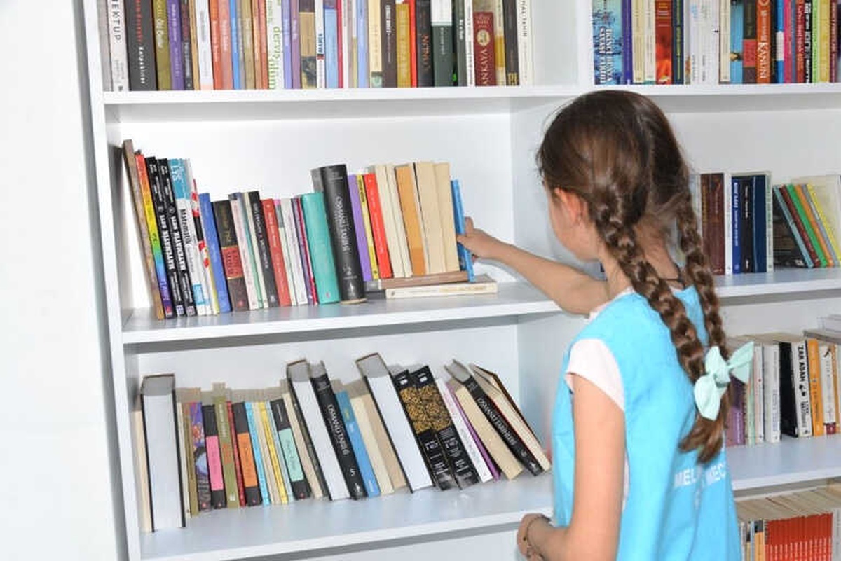 Çocuk Meclisinden Kütüphaneye 100 Temel Eser