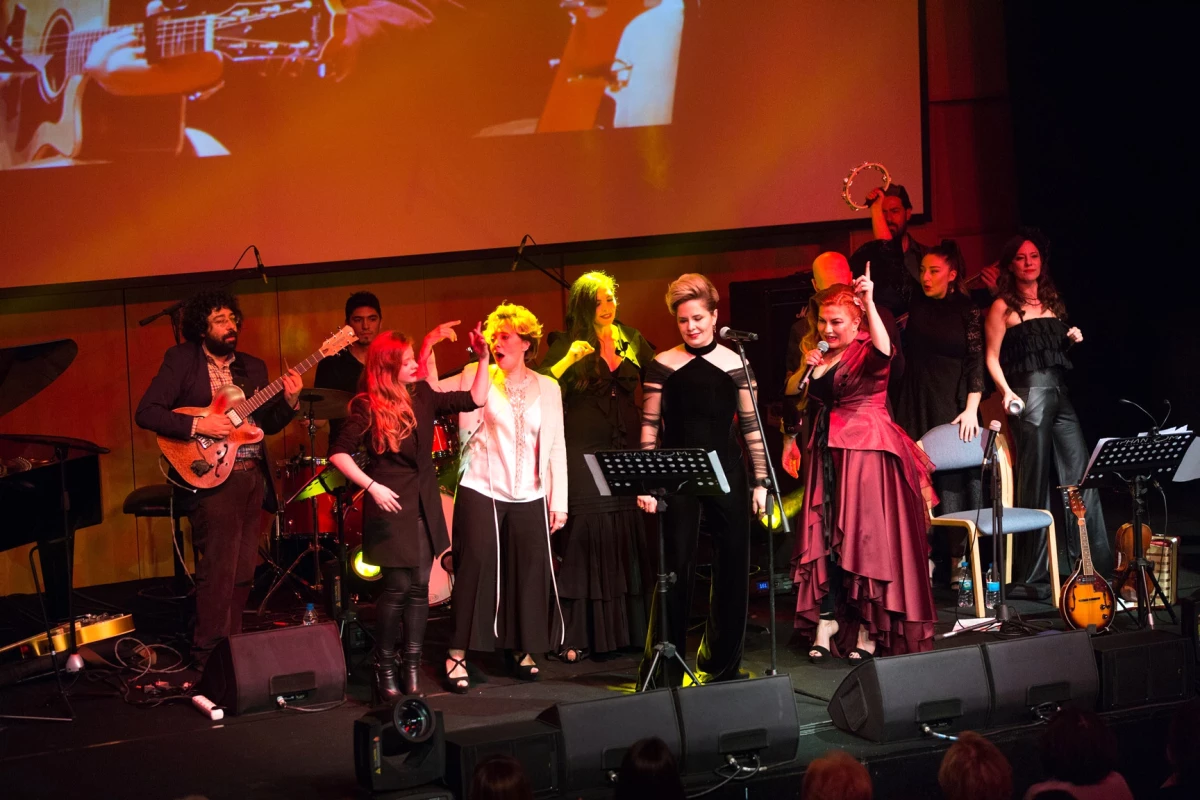 Dünya Tiyatro Günü, Unutulmaz Aşk Şarkılarıyla Kutlandı