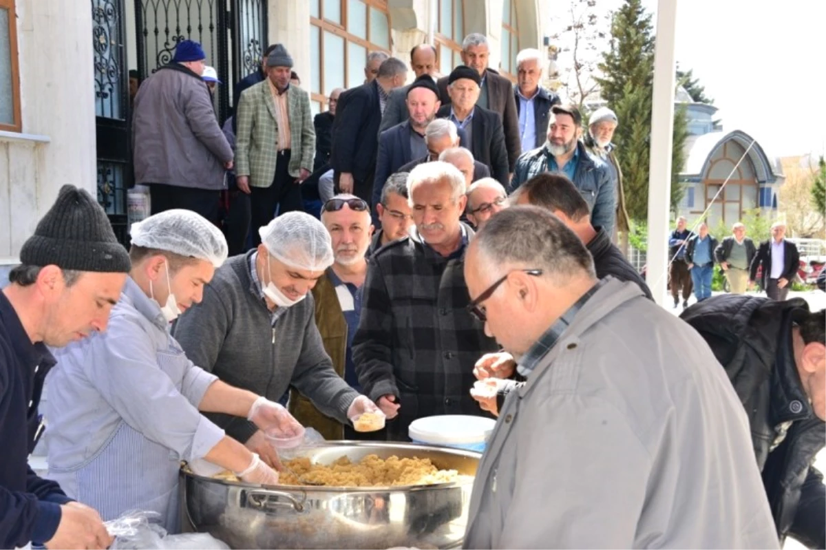 Gediz Belediyesi 1970 Depreminde Ölenler İçin Mevlit Okuttu