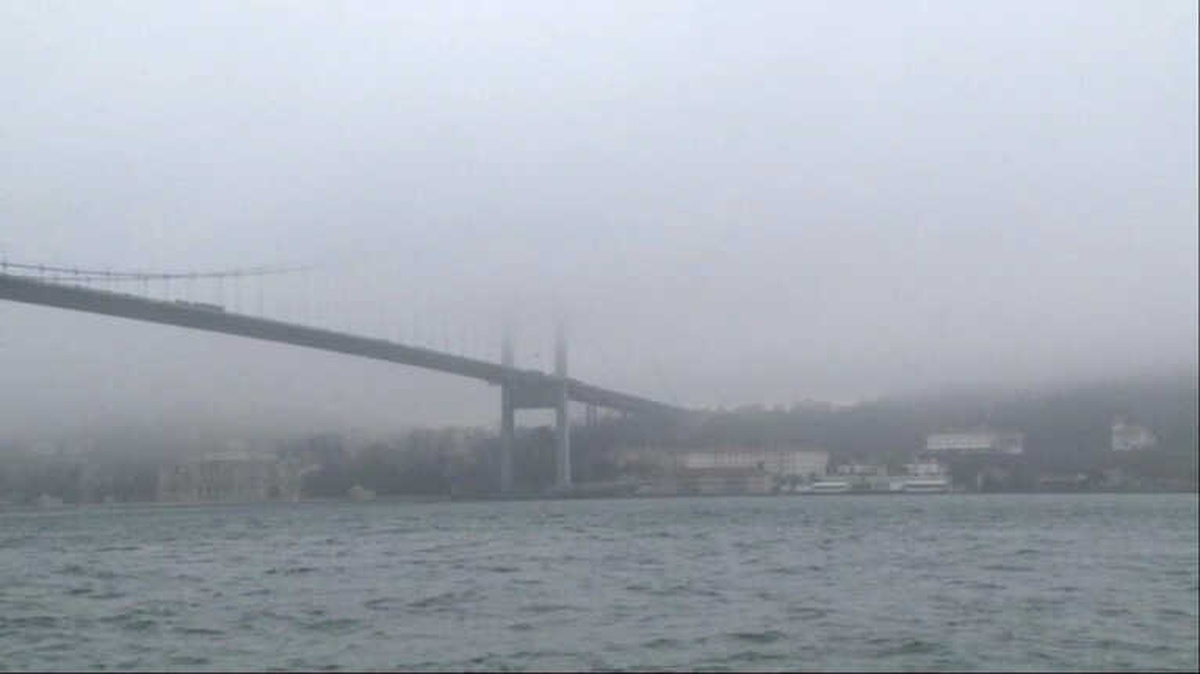 İstanbul Boğazı Sis Nedeniyle Gemi Trafiğine Kapatıldı