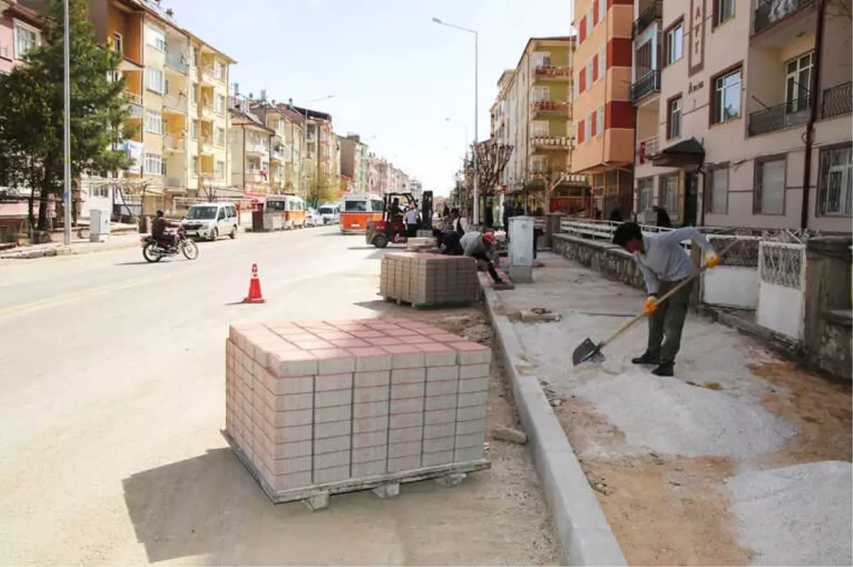 Karaman Belediyesinden Kaldırım Çalışmaları