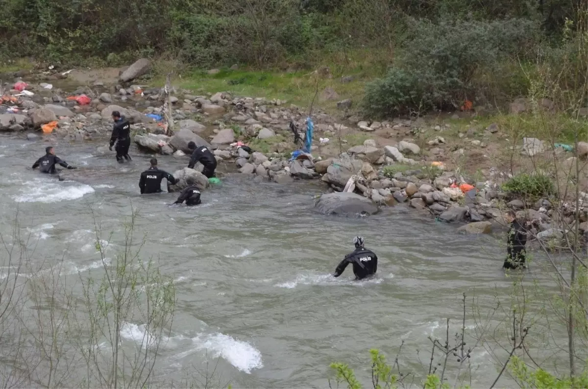 Kayıp Polisi Arama Çalışmaları 6 Gündür Karadan ve Havadan Sürüyor