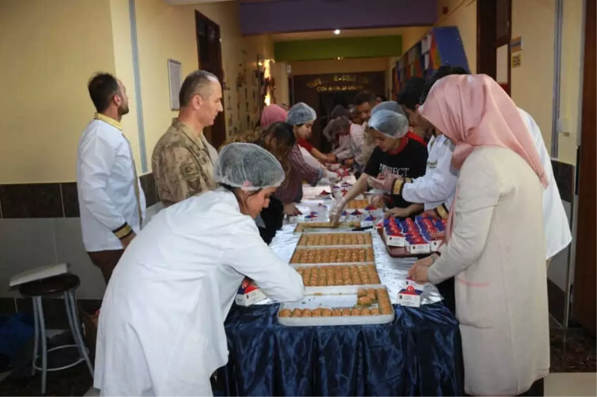 Mehmetçiğe Baklava Dopingi