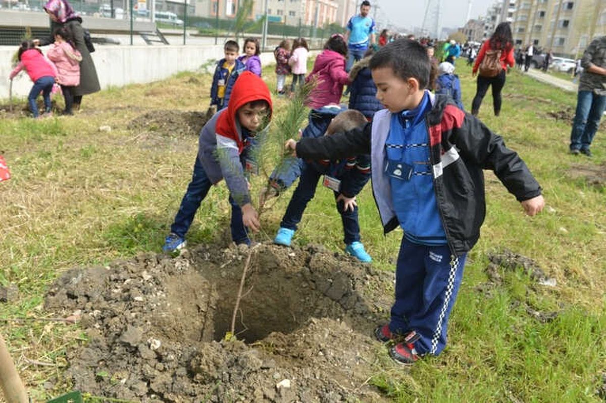 Minik" Fidanlar Toprakla Buluştu