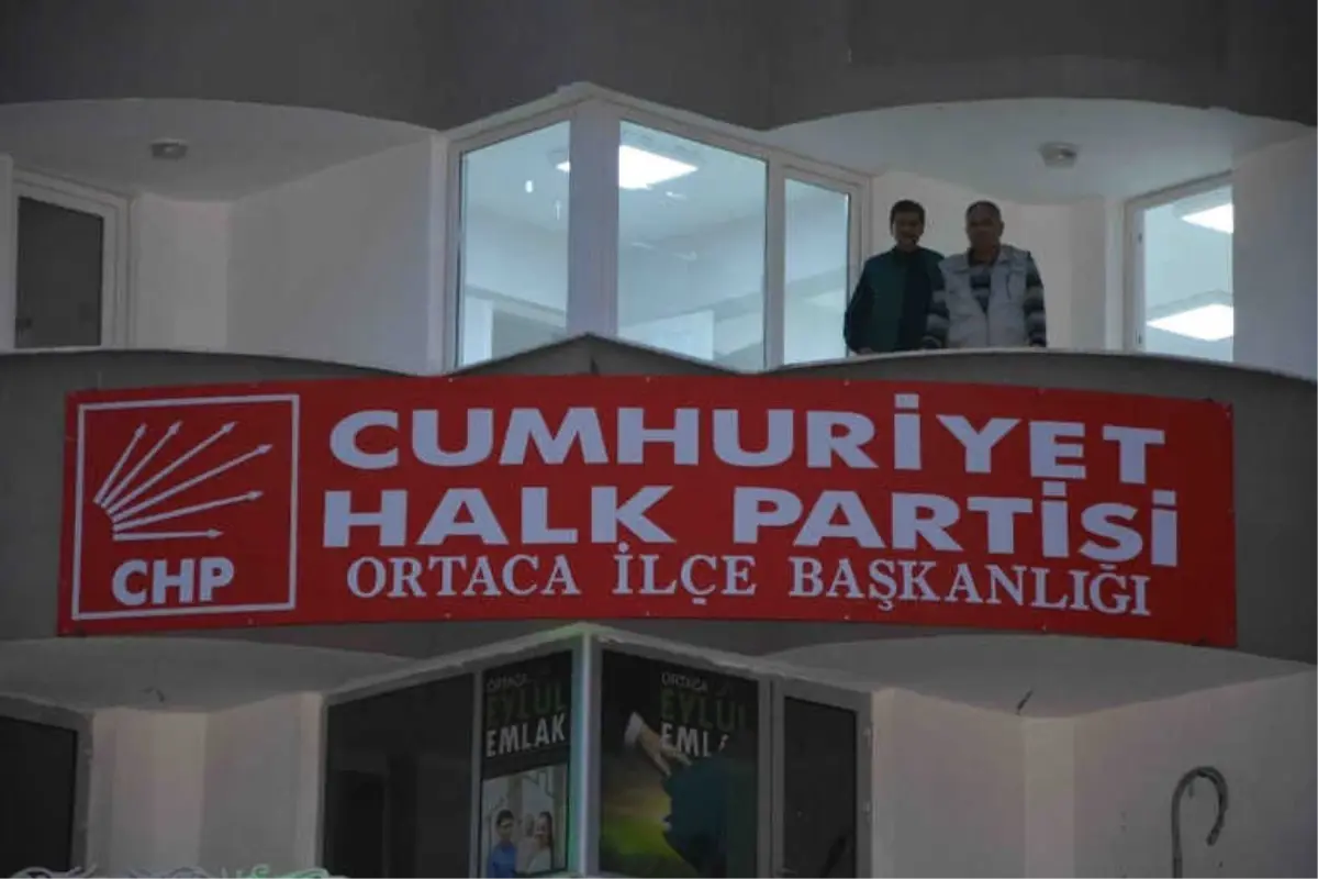 Ortaca CHP Yeni Binasına Tabelasını Astı