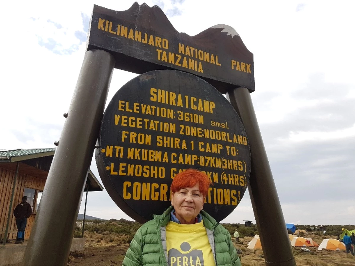 Polonyalı Kadın 70 Yaşında Kilimanjaro\'ya Tırmandı