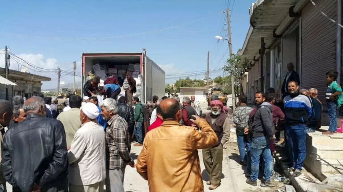 Afad, Afrinlilere İnsani Yardım Malzemesi Dağıttı