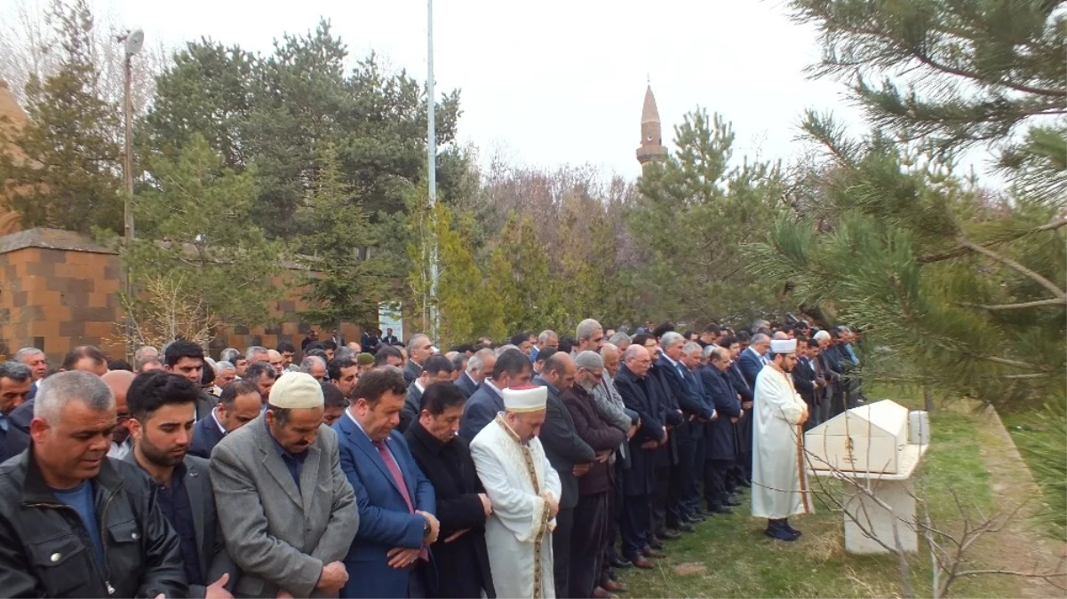 AK Parti Yerel Yönetimler Genel Başkan Yardımcısı Çakar\'ın Annesi Vefat Etti