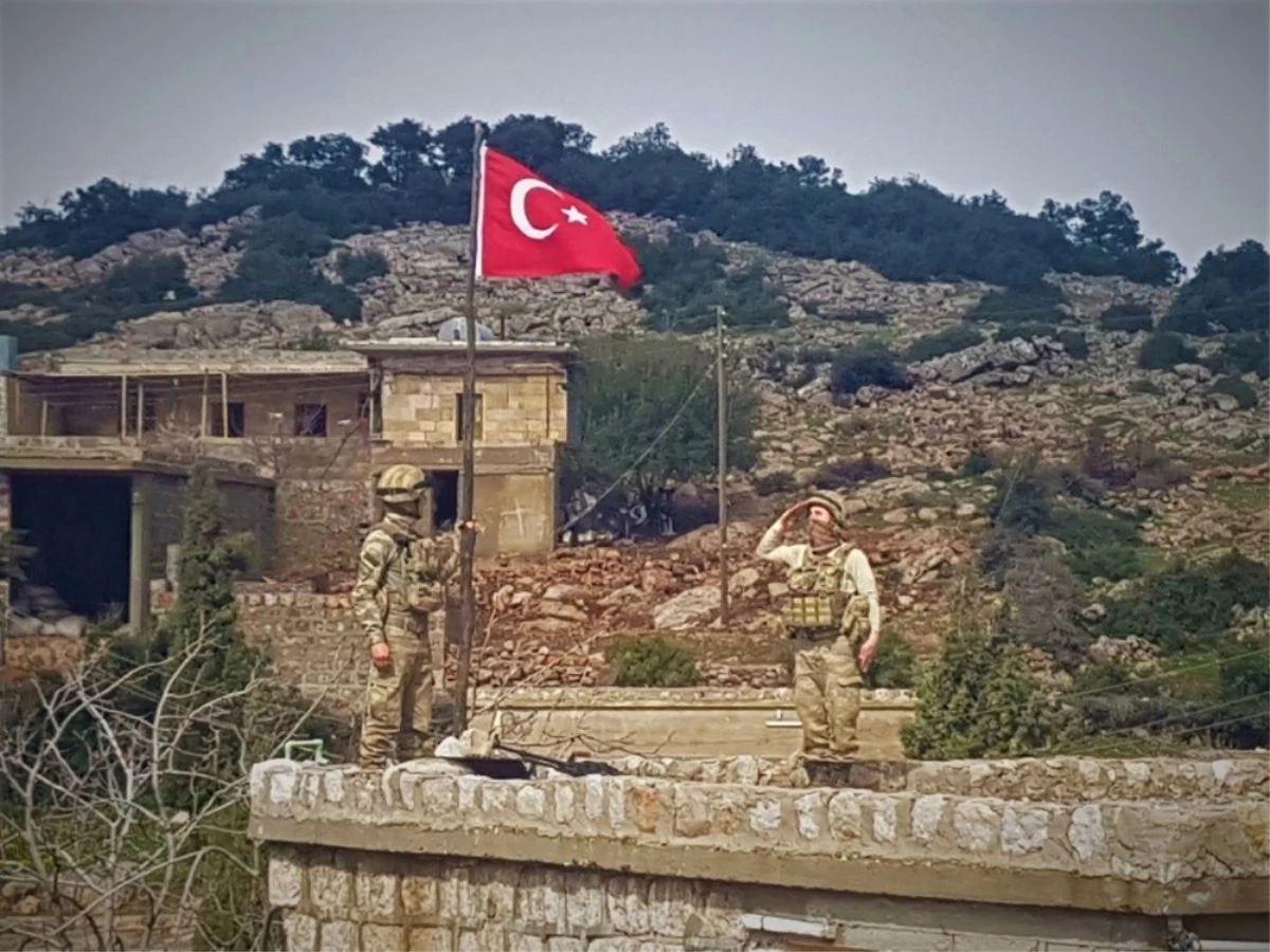 Amasya\'dan Gönderilen Bayrak Afrin\'de Dalgalanıyor