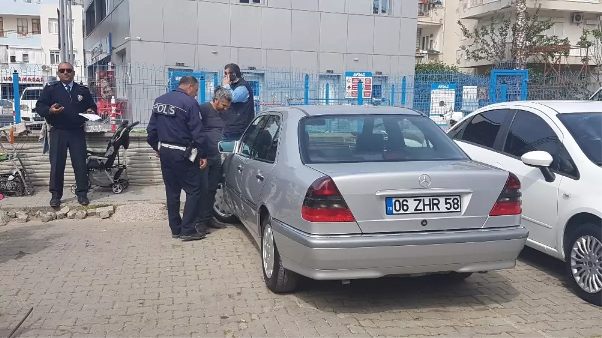Antalya\'da İkiz Plakalı Lüks Otomobile El Konuldu