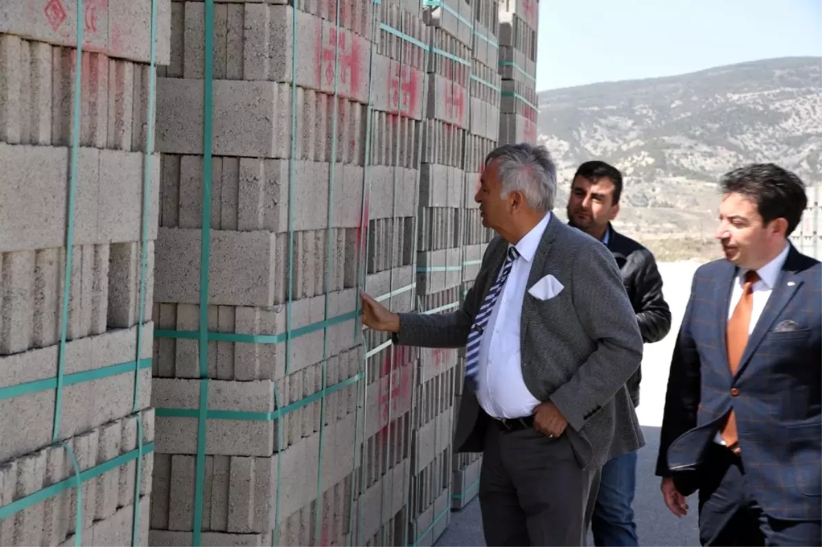 Başkan Günaydın, Belediye Fabrikasının Başarısını Tez Konusu Olarak Gösterdi