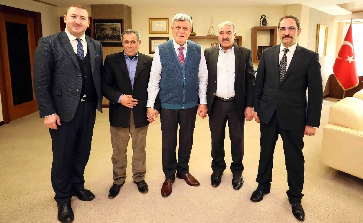 Başkan Karaosmanoğlu\'na Dernek Ziyaretleri Sürüyor