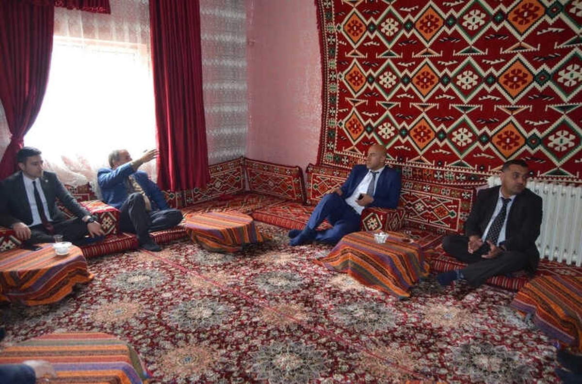 Bitlis Gençlik Hizmetleri ve Spor İl Müdürü Elkatmış, Hizan\'da Spor Tesislerini İnceledi
