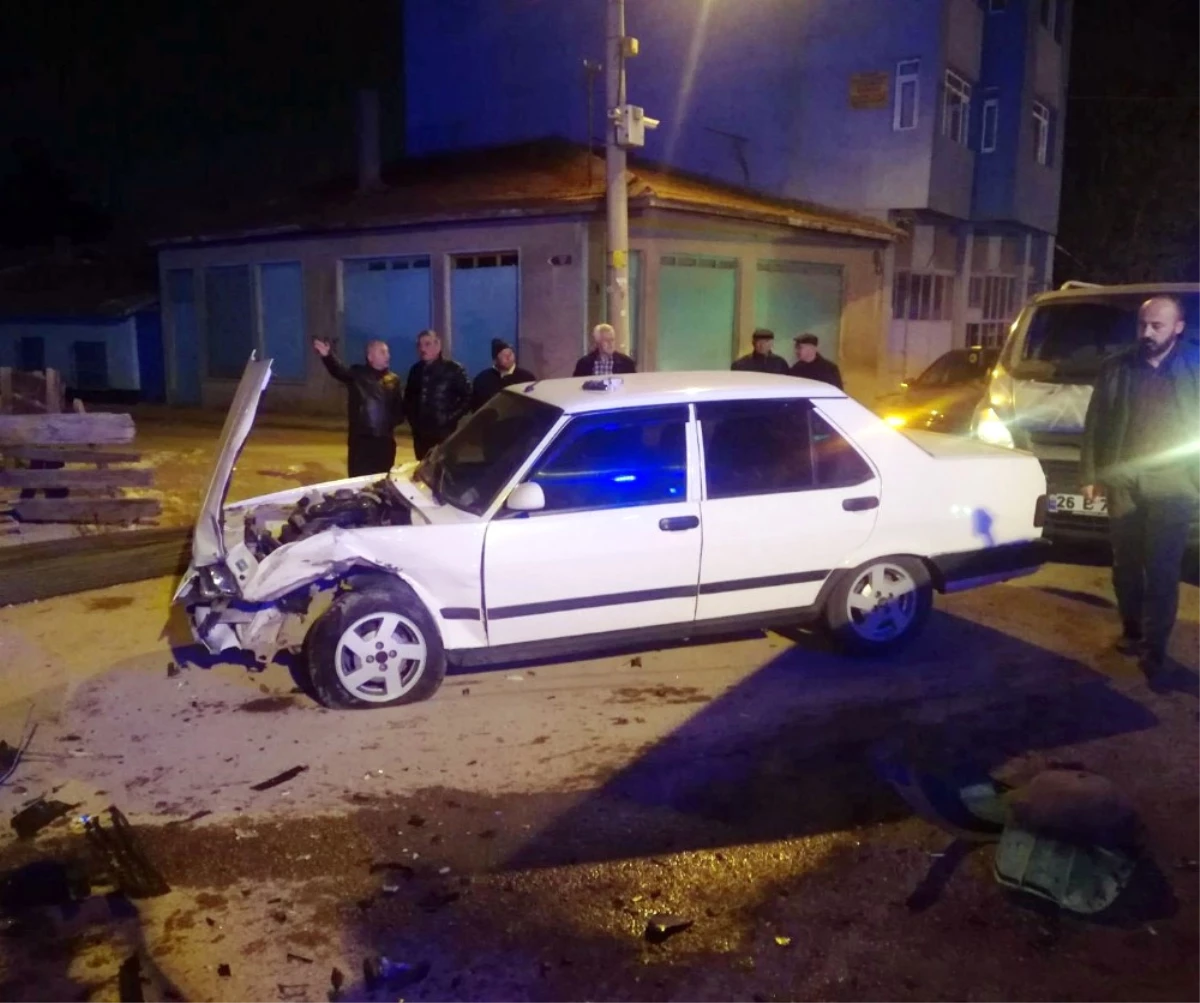 Eskişehir\'de Trafik Kazası: 9 Yaralı