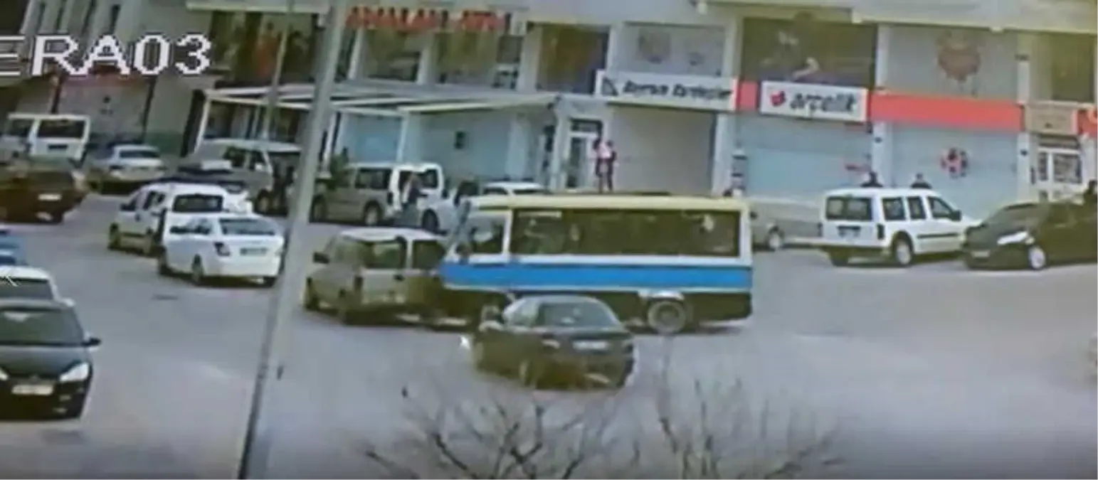 Freni Patlayan Minibüsün Çarptığı Zabıta Memuru Öldü