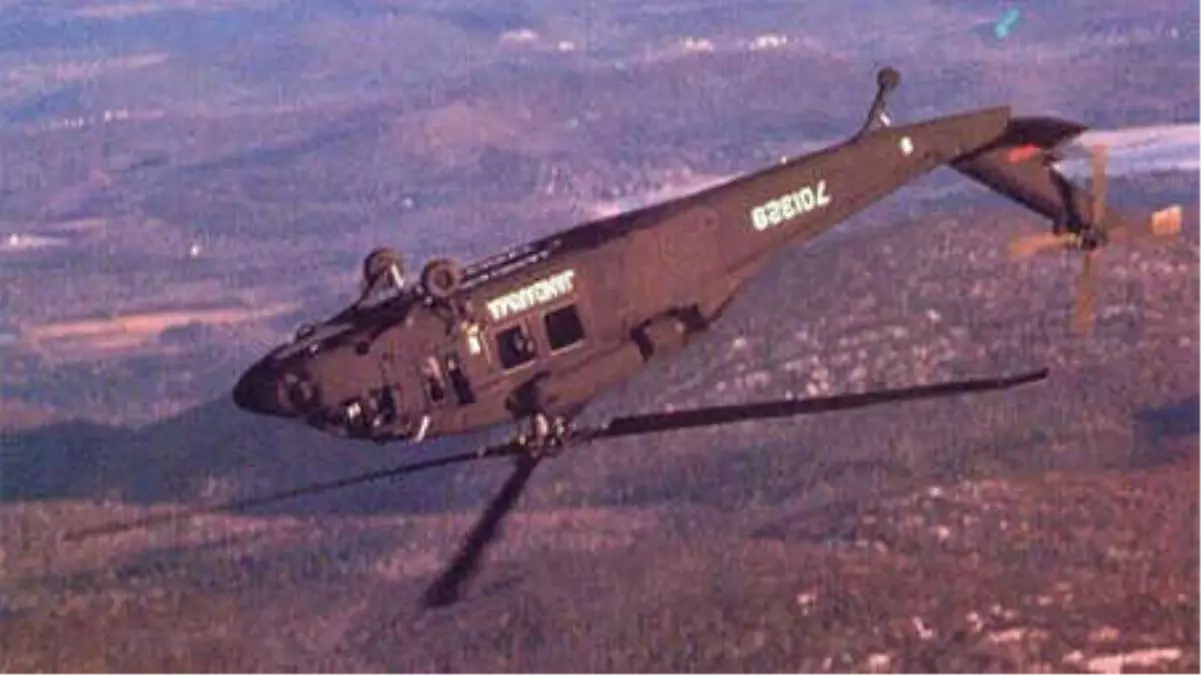 Jandarma, Türk Pilotun Sikorsky S-70\'i Ters Döndürdüğü Fotoğrafla TBT Yaptı!