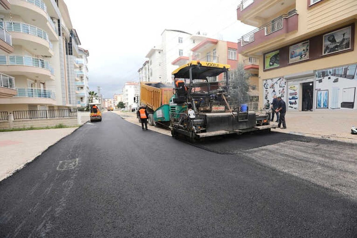 Manavgat\'ta Asfalt Çalışmaları Devam Ediyor