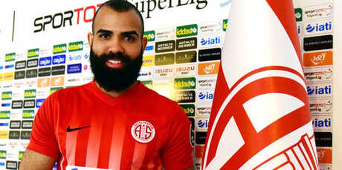 Sandro İçin Flaş Transfer İddiası!