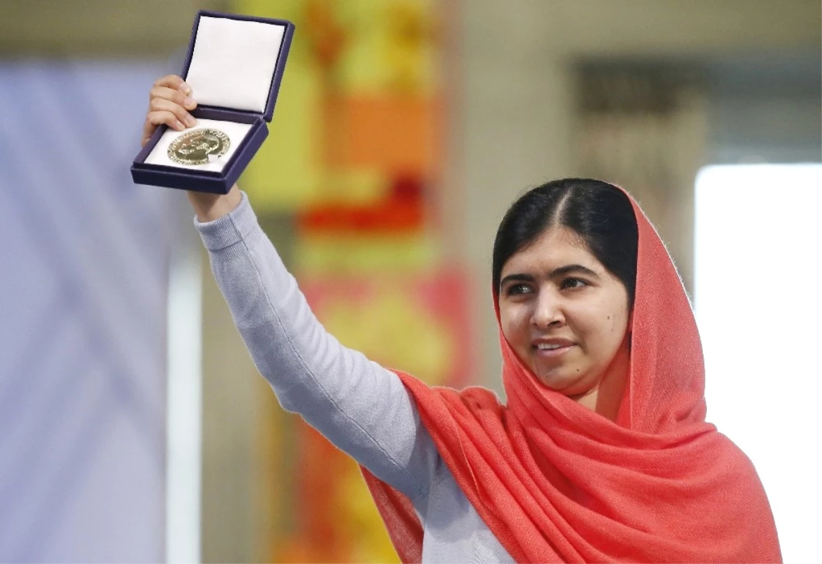 Taliban\'nın Vurduğu Nobel Ödüllü Malala Ülkesine Dönüyor