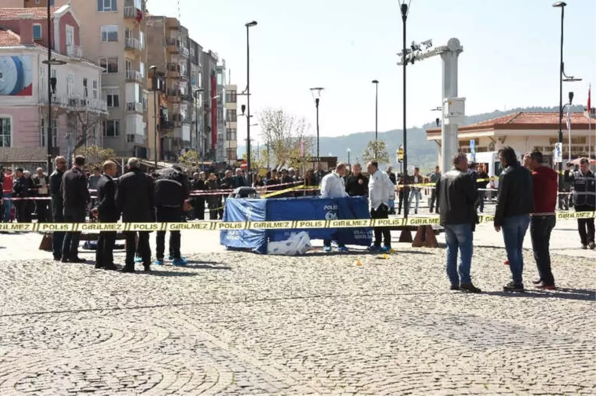 14 Yaşındaki Çocuk Tartıştığı Genci Önce Vurup, Sonra Bıçakladı