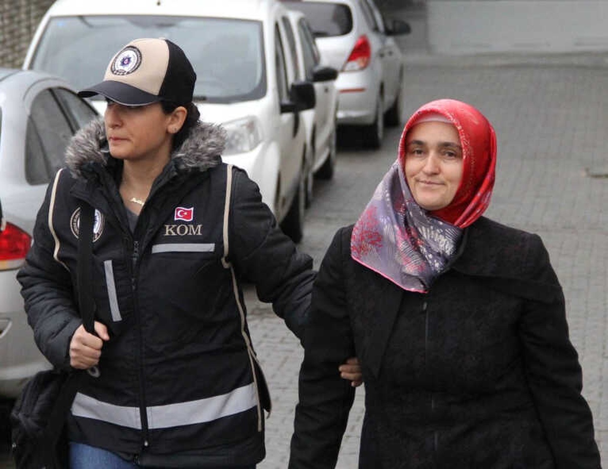 26 Bin Kez Bylock\'a Giren Fetö\'nün Kadın Yapılanması Bölge Sorumlusu Tutuklandı