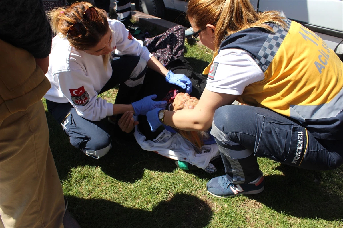 Adana\'da Otomobilin Çarptığı Kadın Yaralandı