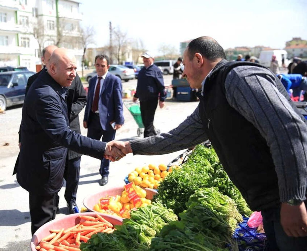 Başkan Çolakbayrakdar, Kayabaşı Mahallesi Esnaflarını Ziyaret Etti
