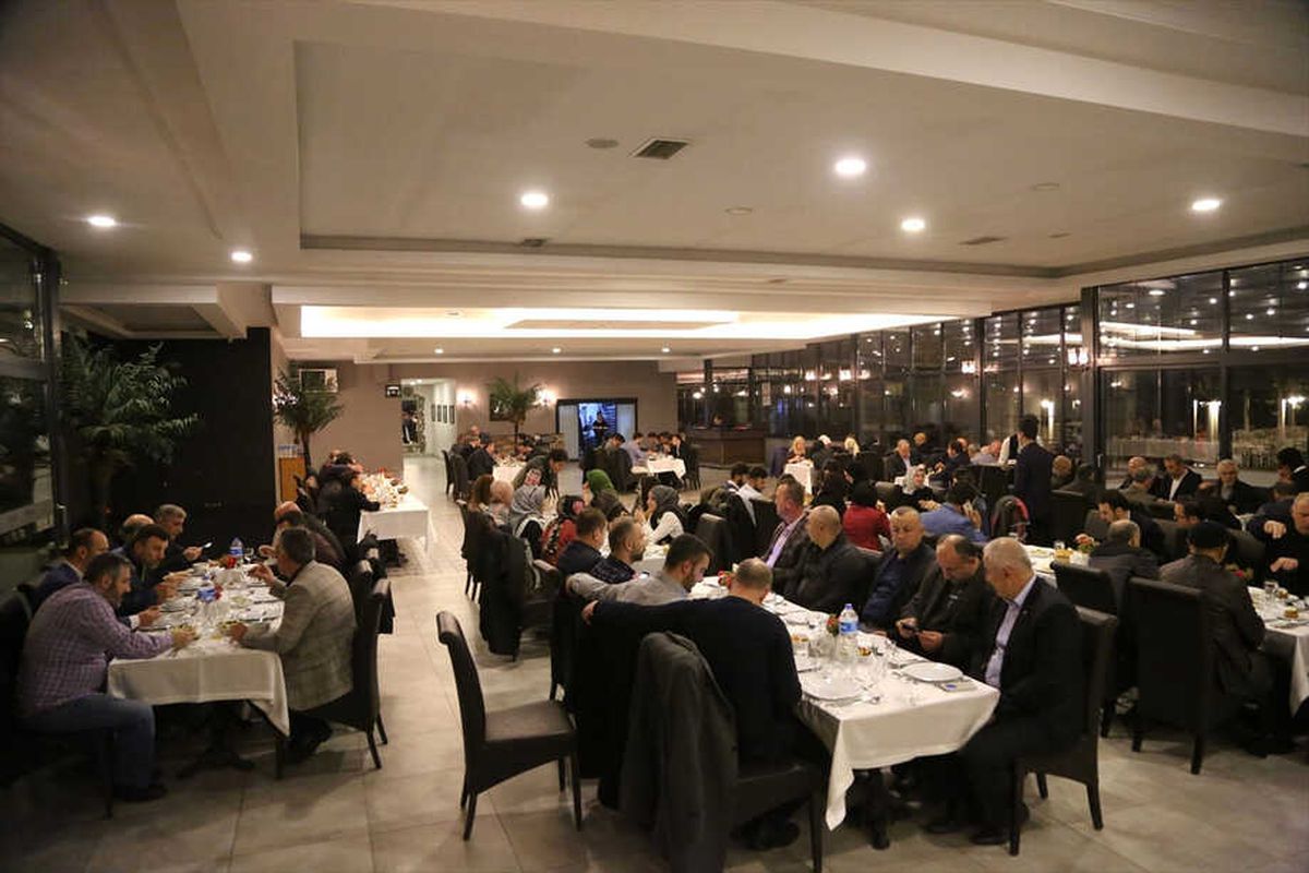 Başkan Kılıç, Sapanca\'da Partililerle Buluştu