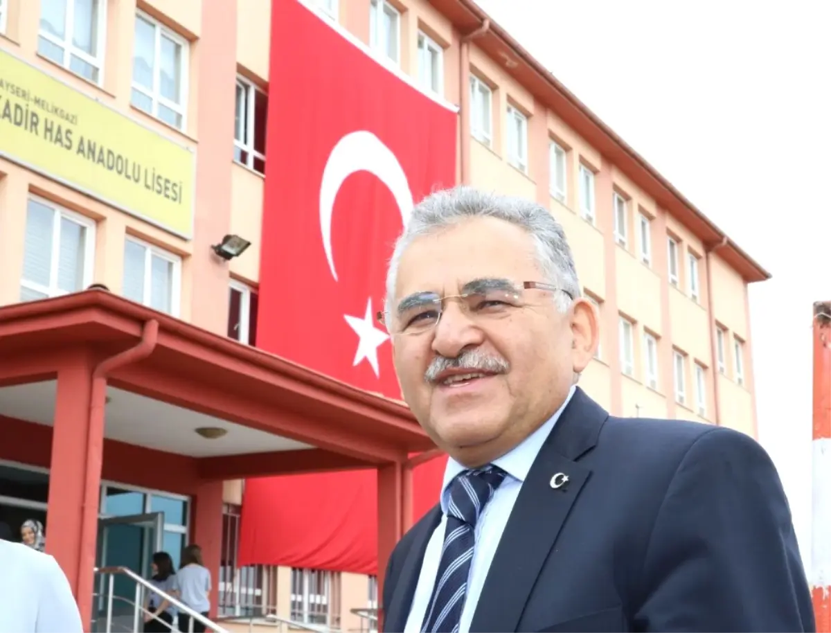 Büyükkılıç: "Türkiye\'yi 2023 Hedeflerine Ulaştıracak Olan Gençlerdir"