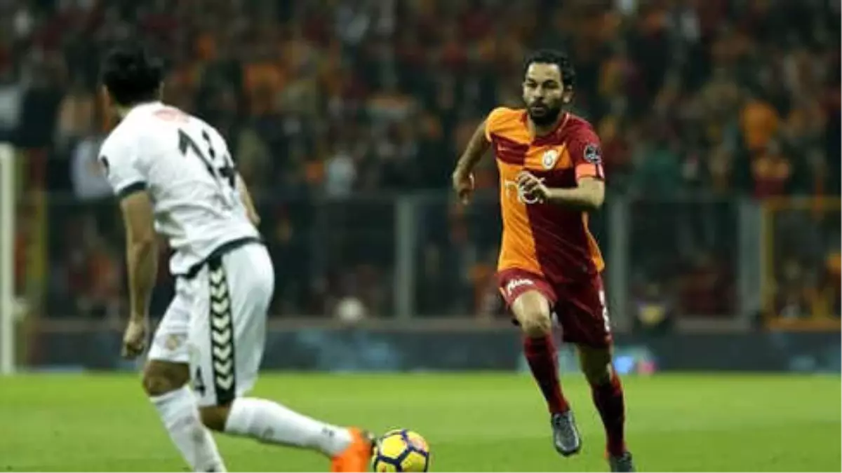 Galatasaray\'a Sakat Futbolcularından İyi Haber