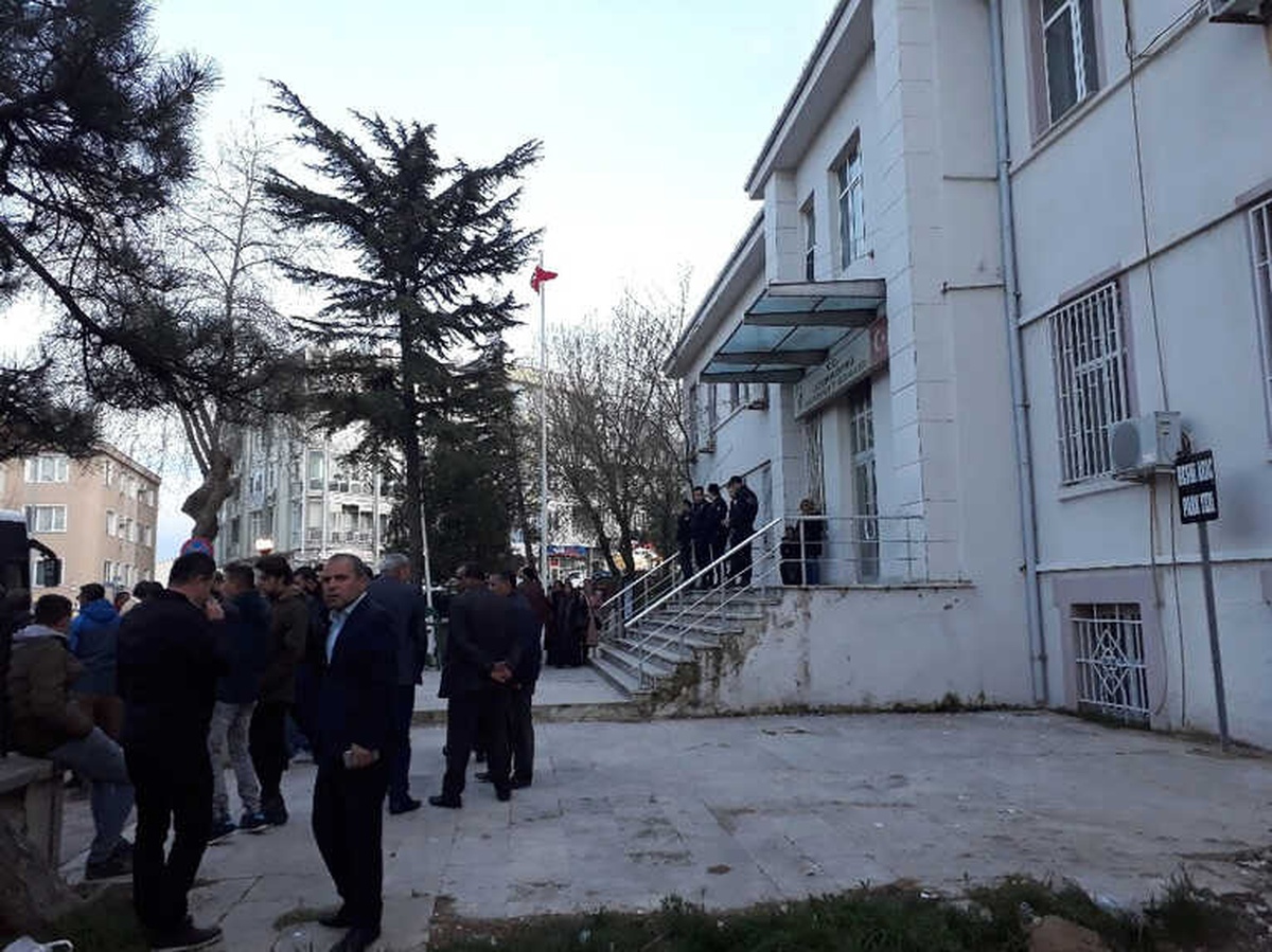 Göçmen Kaçakçılığından Gözaltına Alınan Emniyet Müdürü Adliyeye Sevk Edildi