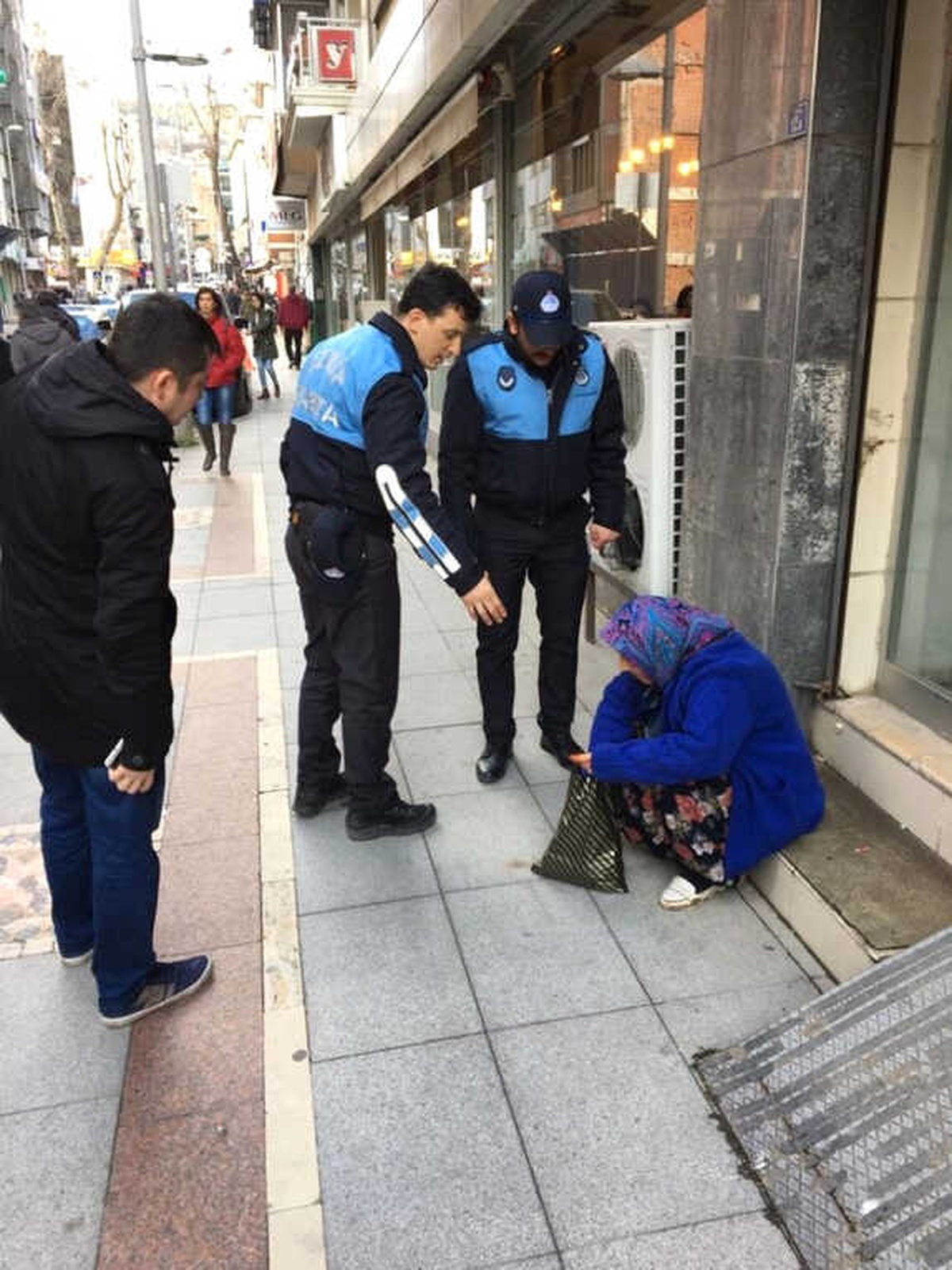 İzmit Zabıtası Duygu Sömürüsü Yapanlara Göz Açtırmıyor