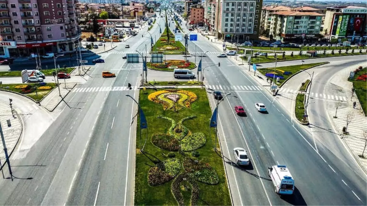 Malatya Lalelerle Renkli Bir Görünüme Kavuşuyor