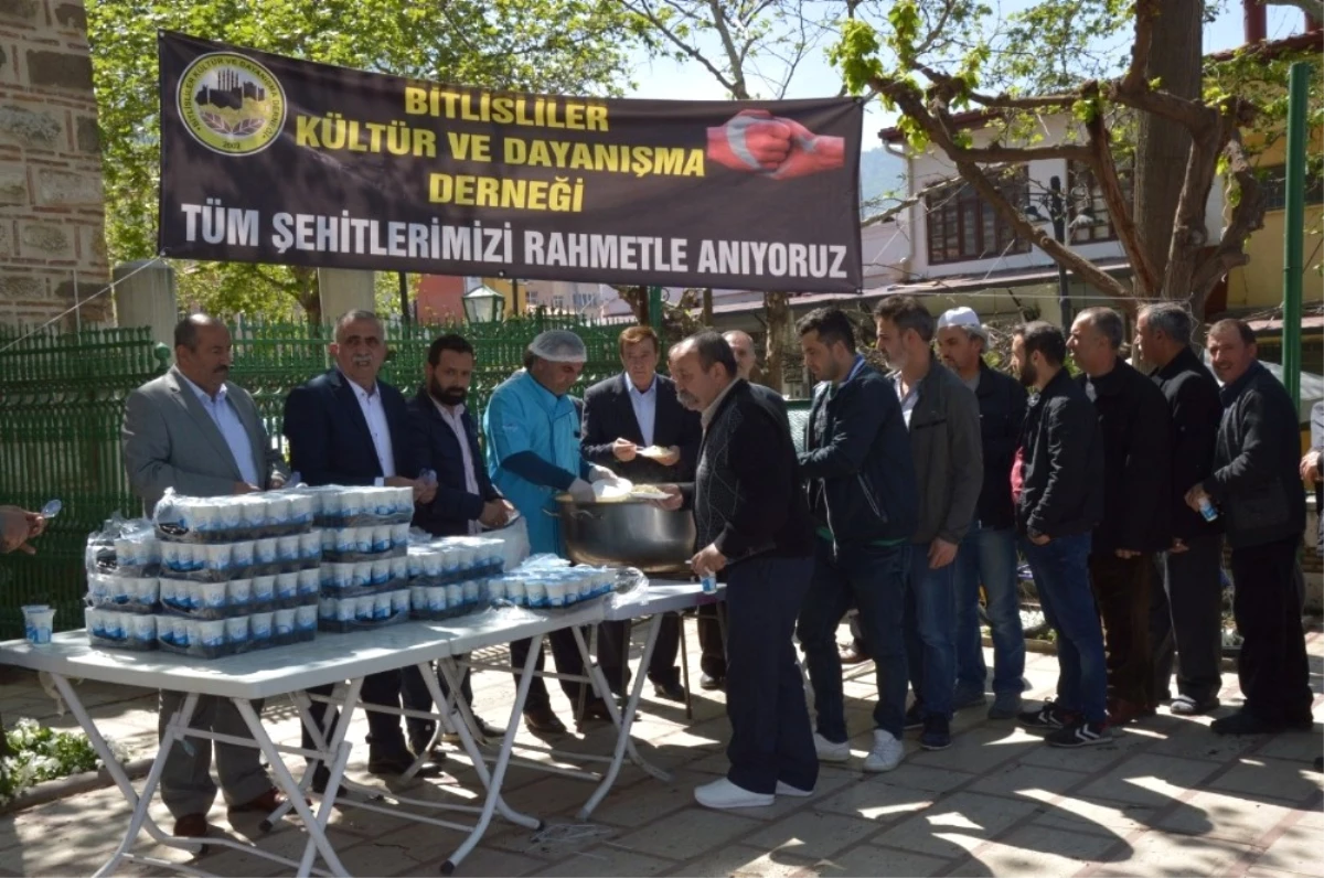 Manisa\'daki Bitlislilerden Şehitler İçin Hayır