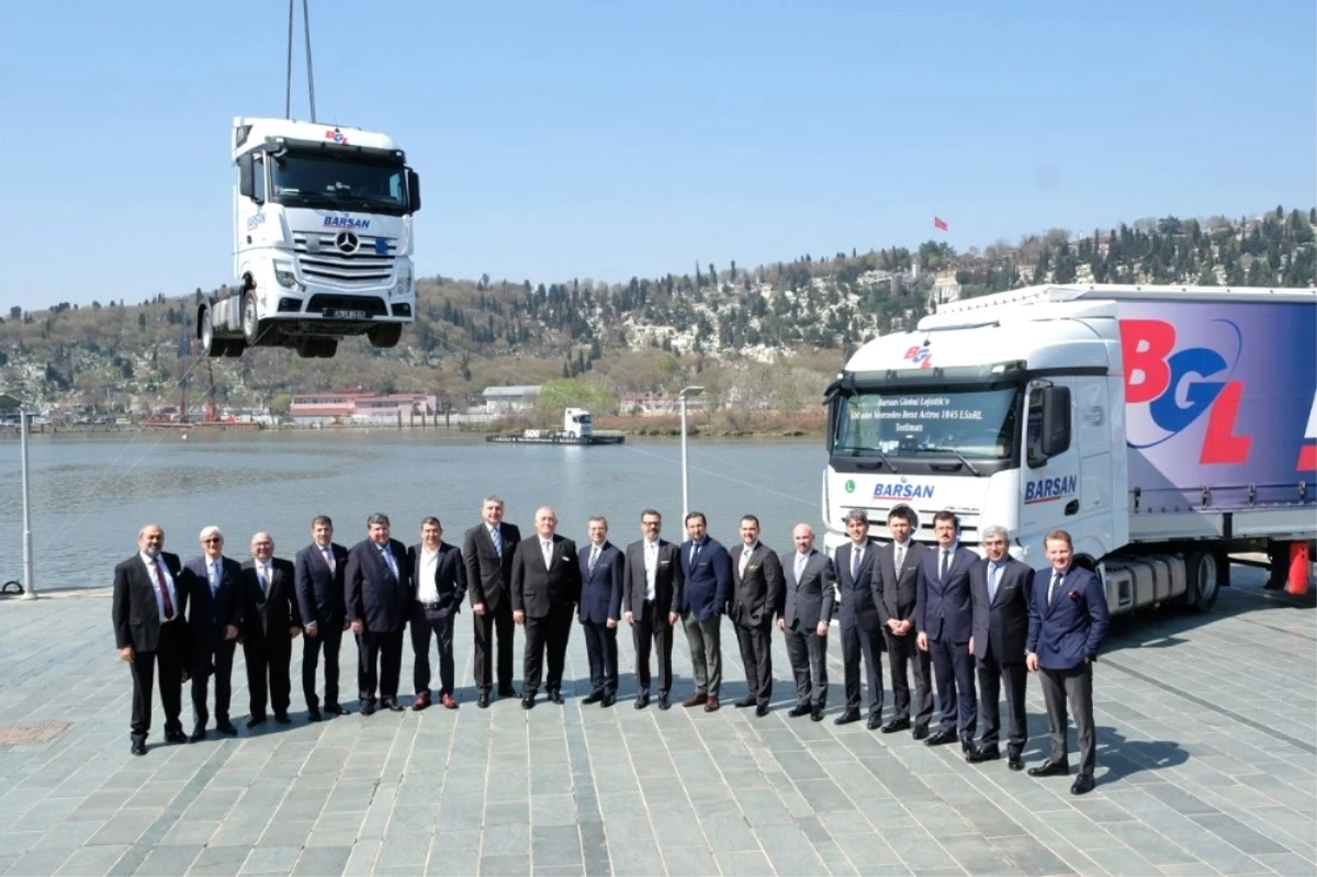 Mercedes-Benz Türk\'ten 500 Adetlik Kamyon Teslimatı