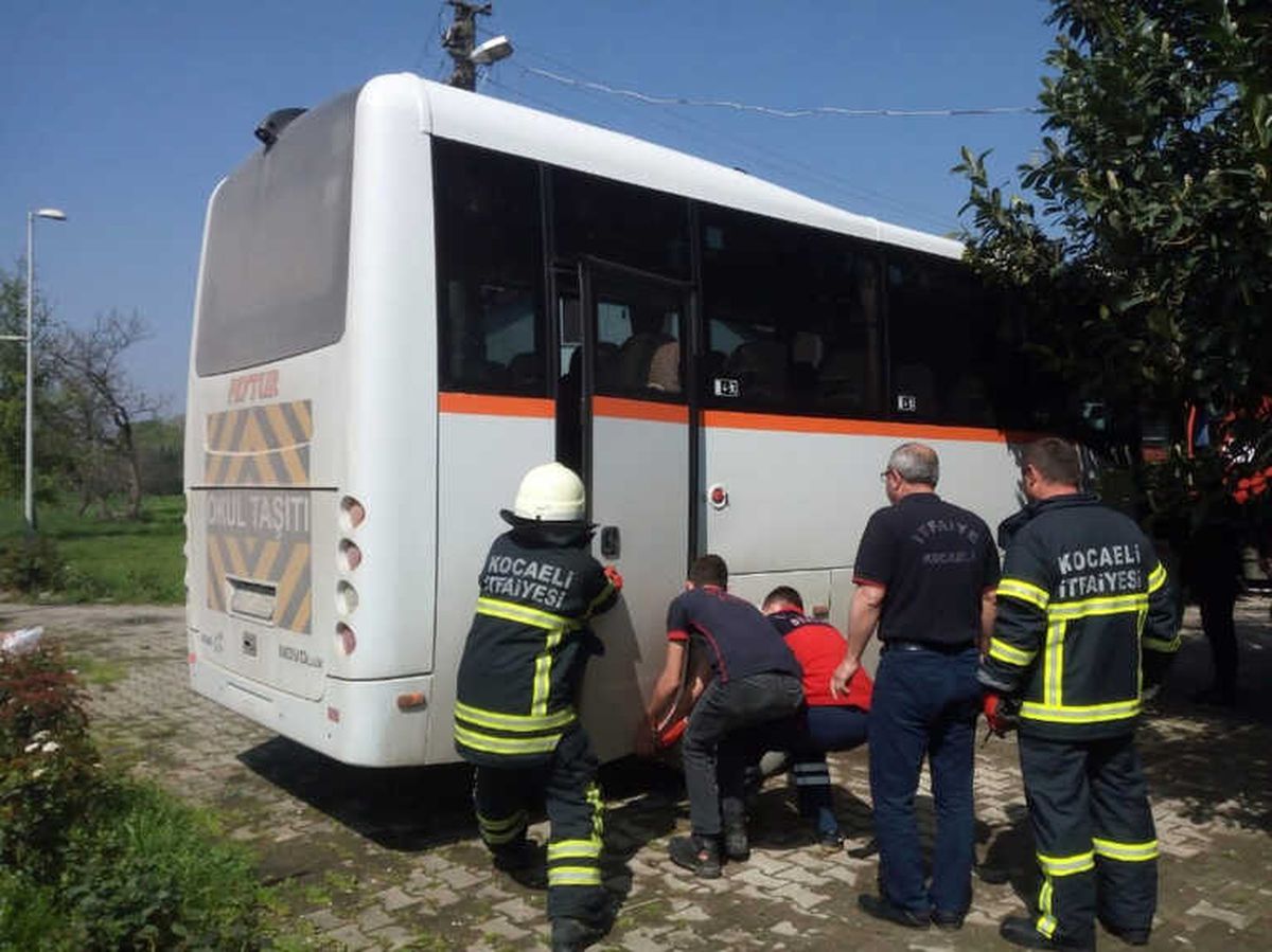 Park Halindeki Duman Çıkan Midibüs, Paniğe Neden Oldu