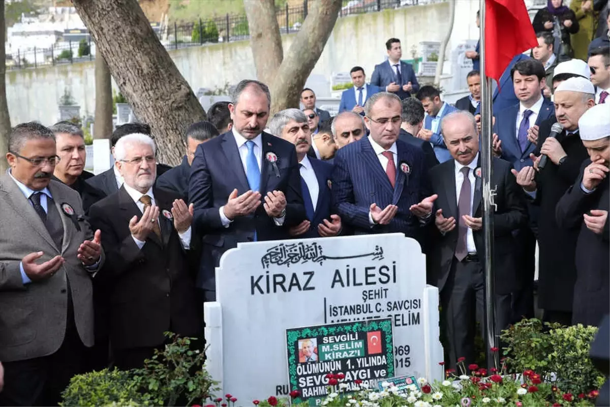 Şehit Savcı Kiraz Kabri Başında Anıldı