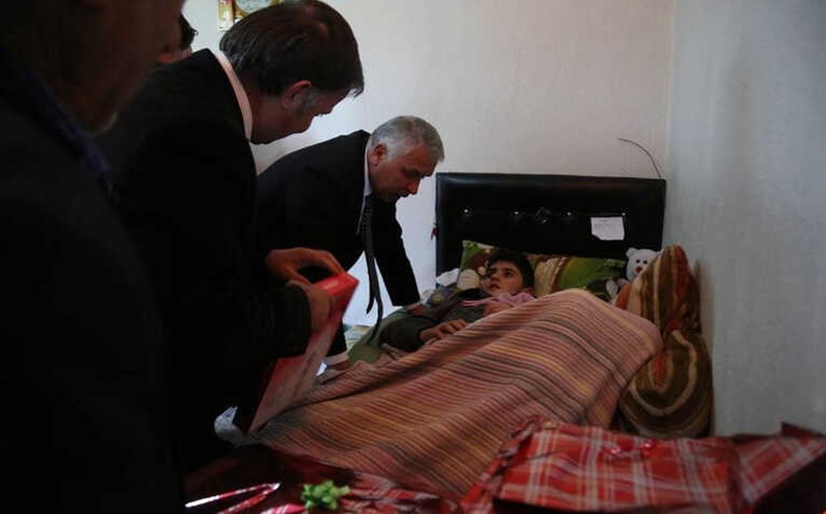 Vali Yıldırım, Fırtınada Yaralanan Öğrenciyi Ziyaret Etti