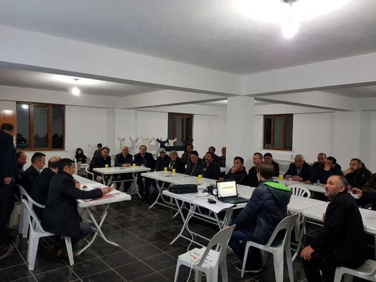 Yurtbaşı Köyünde Çiftçi Toplantısı Yapıldı