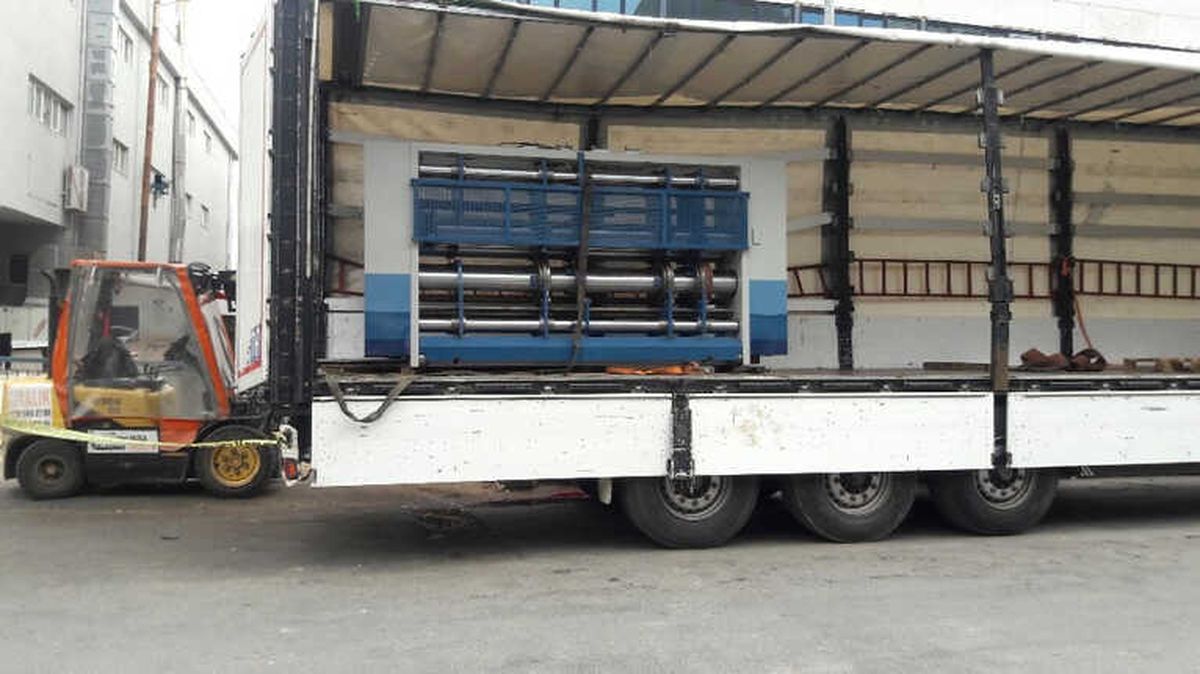 4 Tonluk Makine İşçinin Üzerine Devrildi
