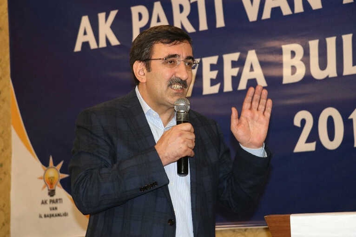 AK Parti\'li Yılmaz: "Vesayetçi Yapıyı Karşımızda Görmek İstemiyoruz"