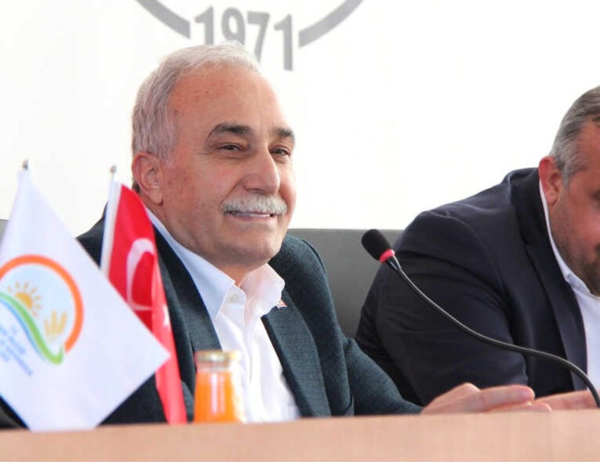 Bakan Fakıbaba, Mersin\'de Hal Esnafı ile Bir Araya Geldi