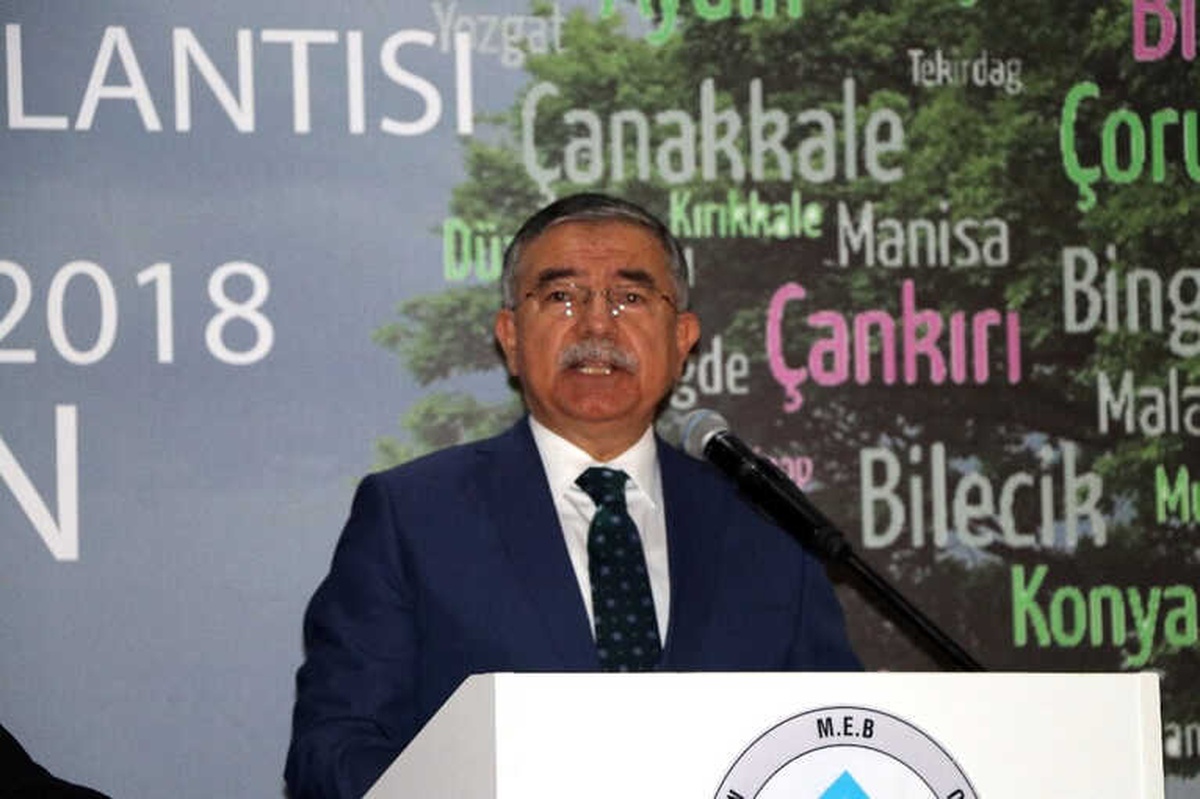 Bakan Yılmaz: "Bakanlıkta Benim Dışımda Kimsenin Siyaset Yapma Hakkı Yoktur"
