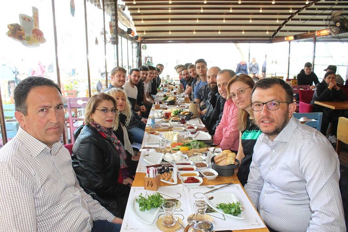Başkan Yavaş\'tan Umurbeybelediyespor\'a Moral Kahvaltısı