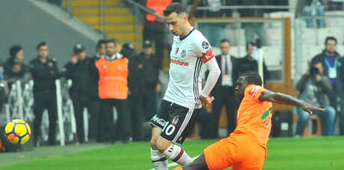 Beşiktaş\'ta 3 İsim Birden Cezalı!