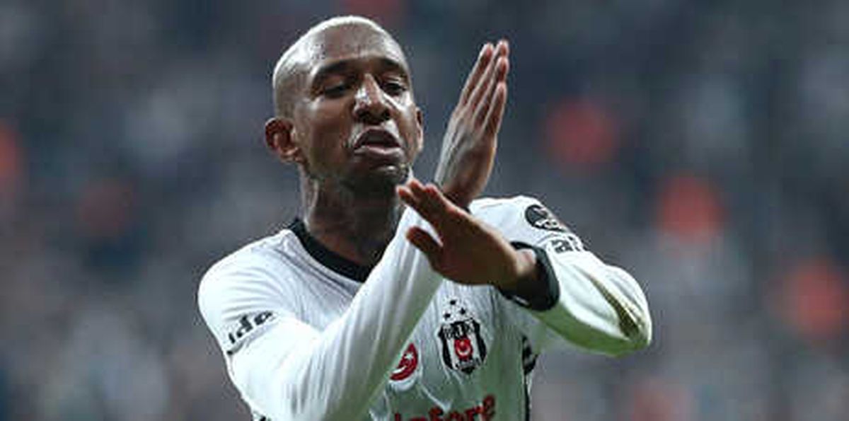Beşiktaş\'ta Talisca Şoku! Sedyeyle...