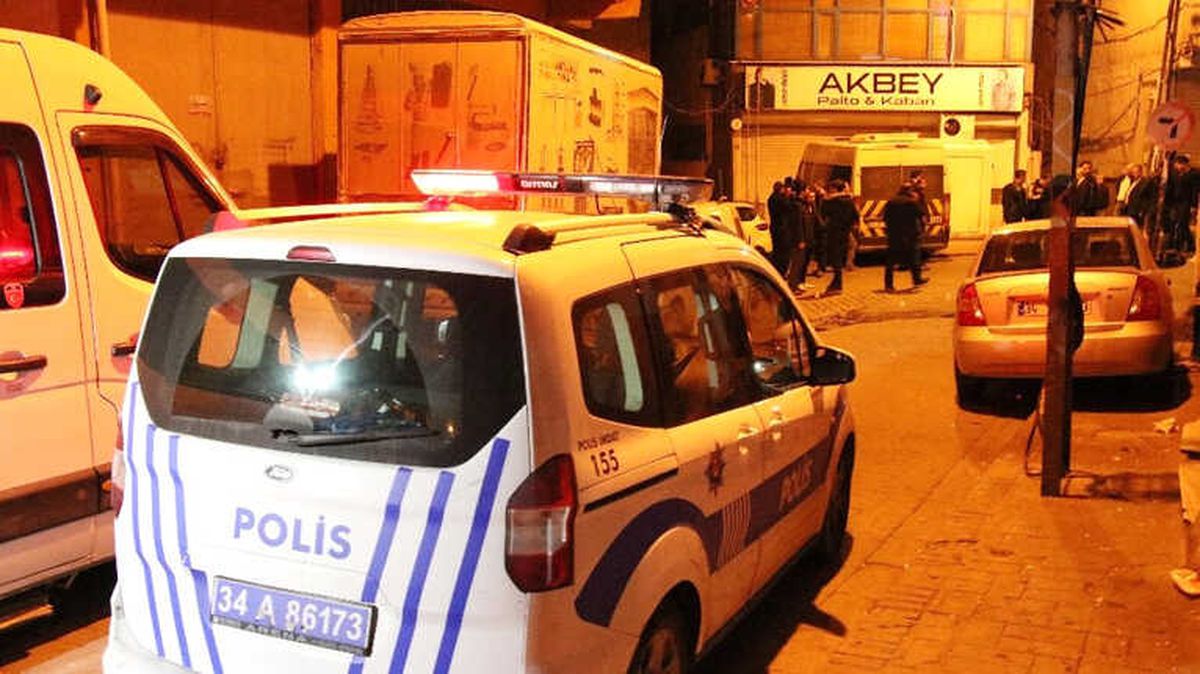 Beyoğlu\'nda Kahvehaneye Silahlı Saldırı