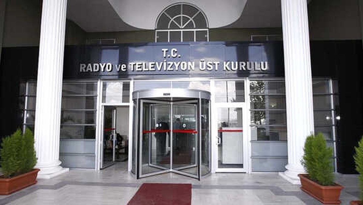 Çocuklara "Şeker, Çikolata" Reklamı Yapana Ağır Ceza