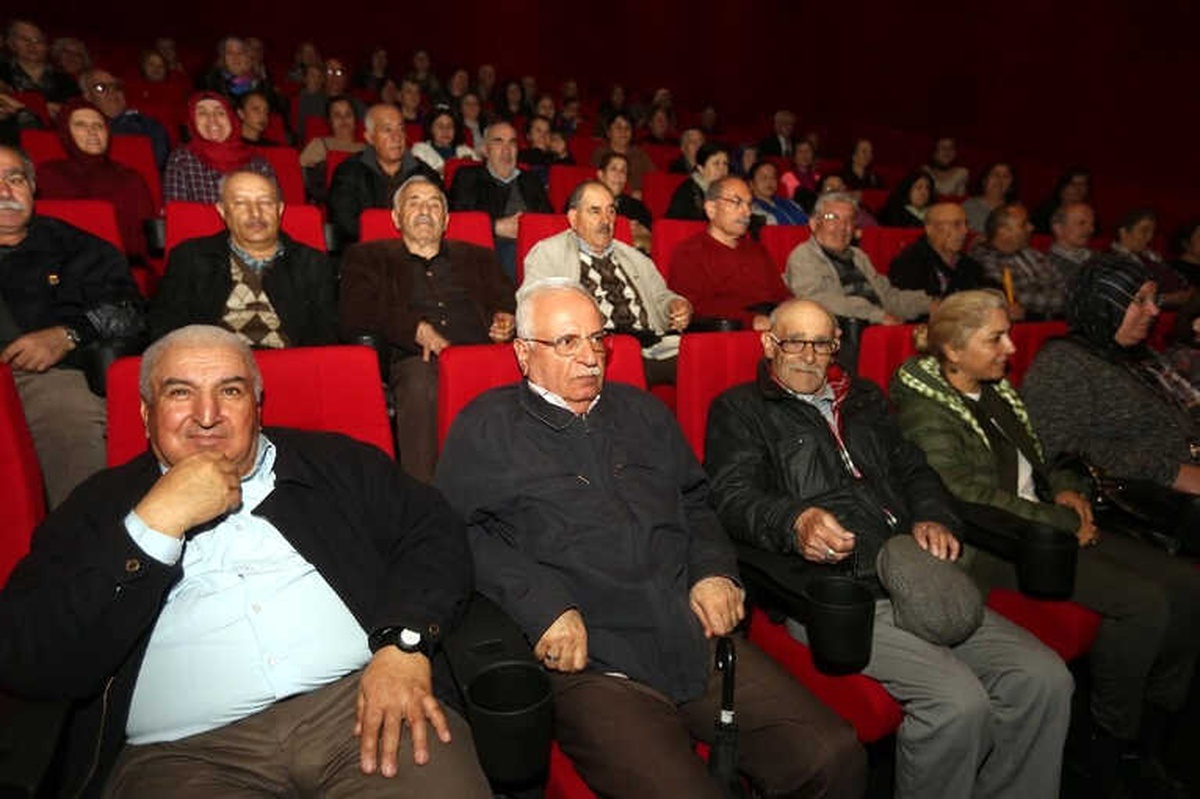İkinci Bahar Sakinlerine Yenimahalle\'den Sinema Jesti