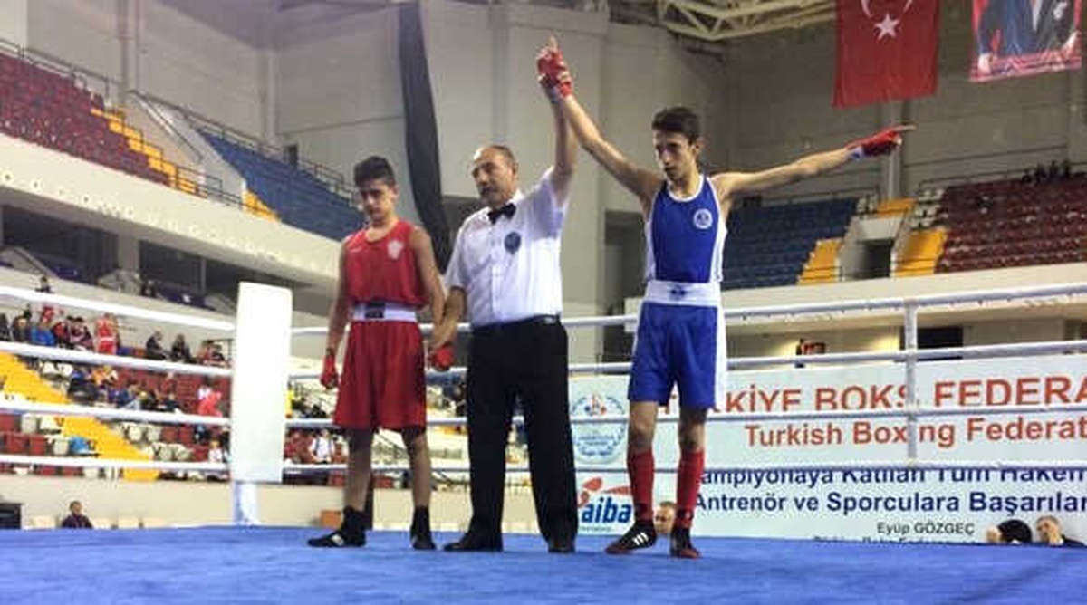 Kağıtsporlu Genç Boksörlere 5 Madalya